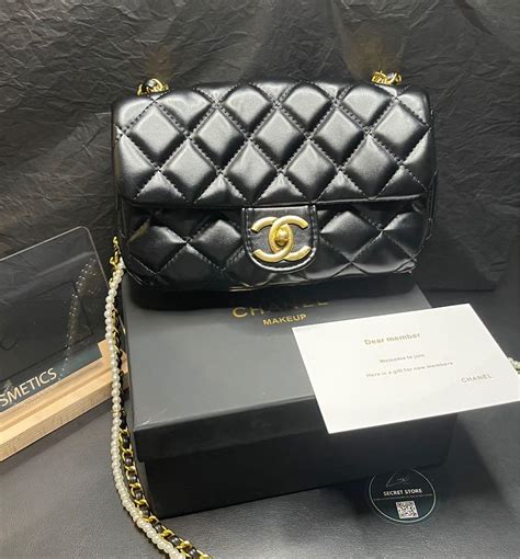 Chanel makeup bag free gift